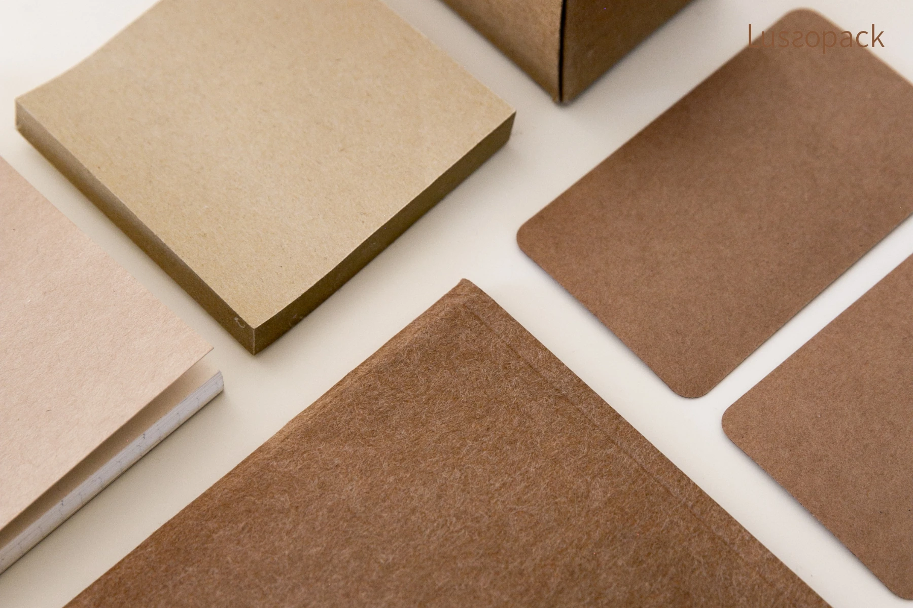 /images/packagingBlogUpdate/kraftPaperEssential/kraftPaperEssential03.webp
