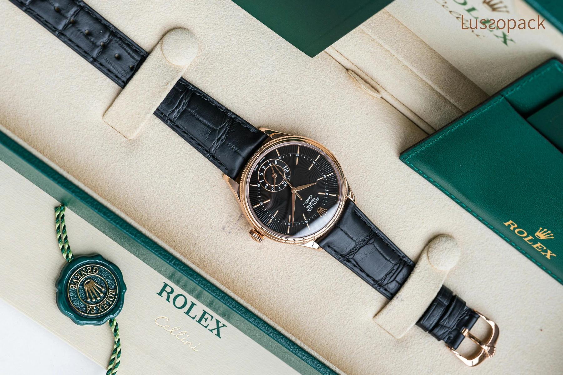 /images/packagingBlogUpdate/luxuryWatchBoxBrands/luxuryWatchBoxBrands02.webp